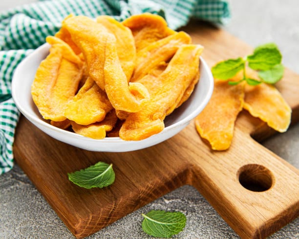 Dried Mango Slices by Man-goes